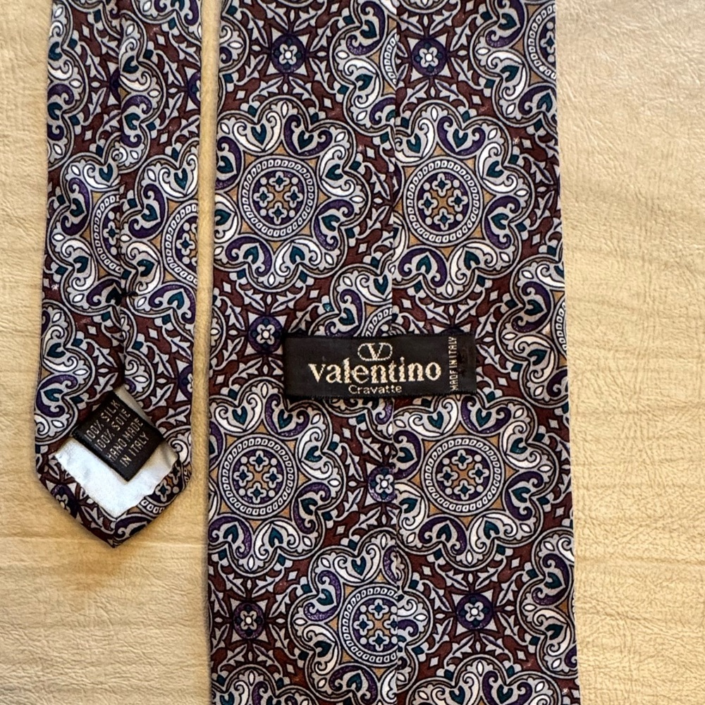 Valentino Men’s Necktie. 100% Silk.